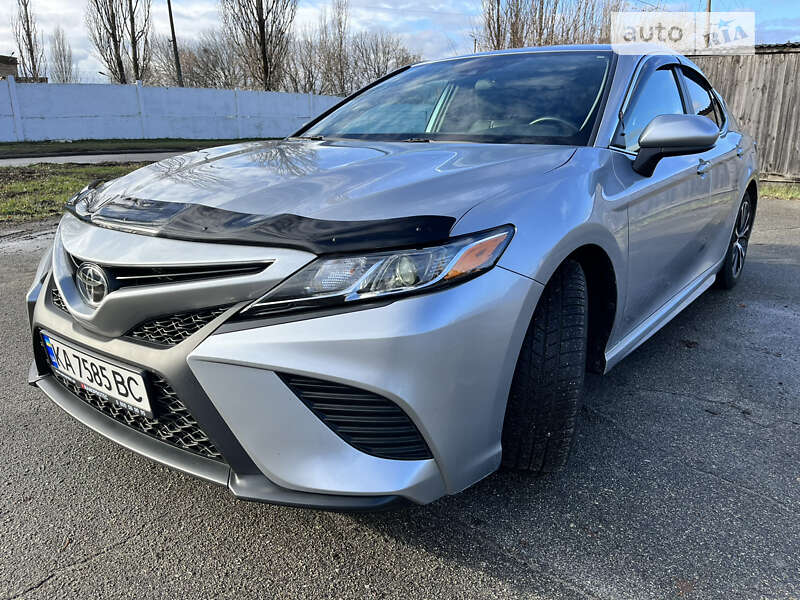 2019 toyota camry