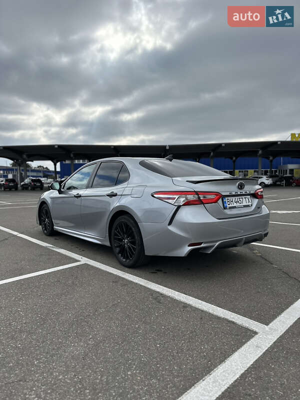 2019 toyota camry