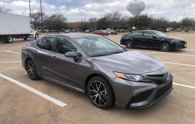 2022 toyota camry se