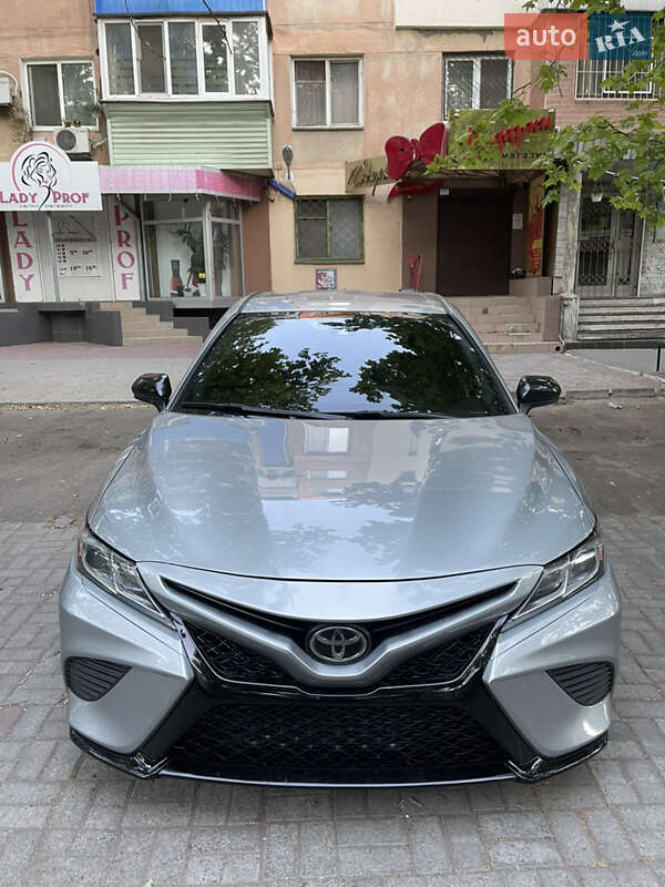 2019 toyota camry