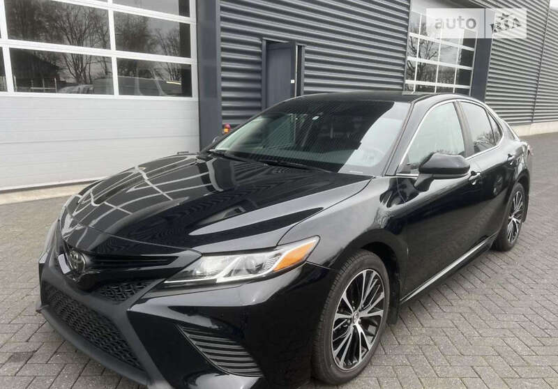 2020 toyota camry