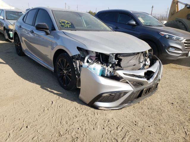 2020 toyota camry se