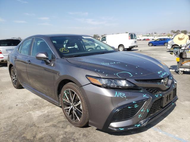 2021 toyota camry se