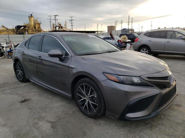 2021 toyota camry se