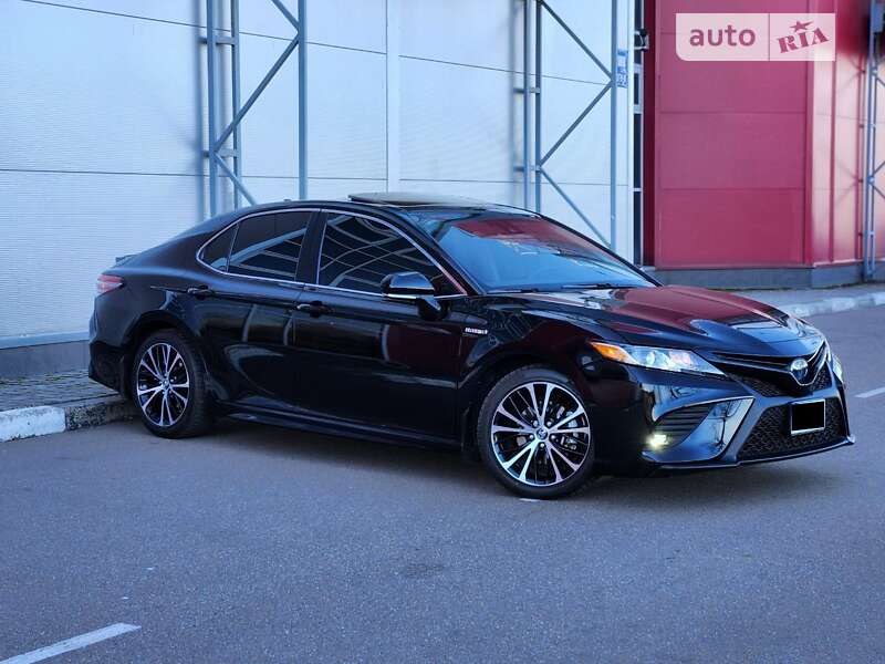 2019 toyota camry