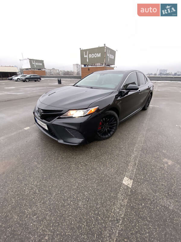 2020 TOYOTA Camry