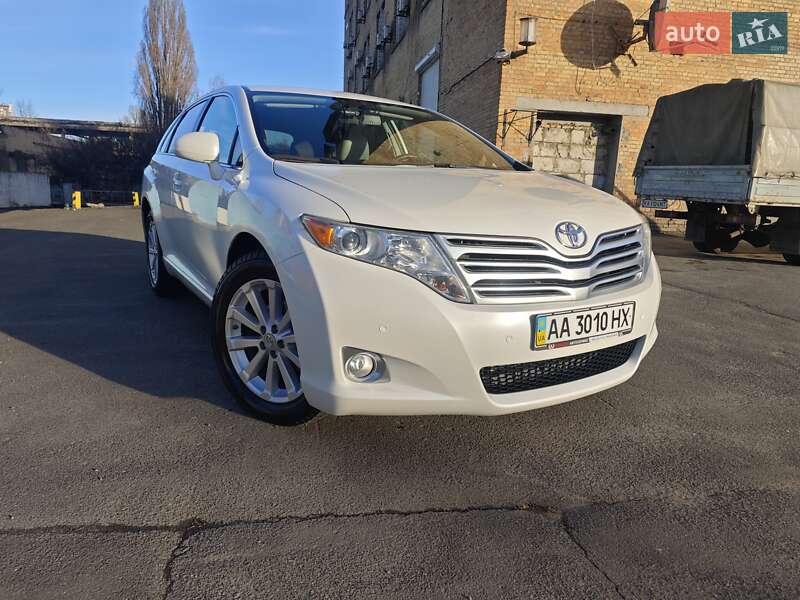 2010 toyota venza