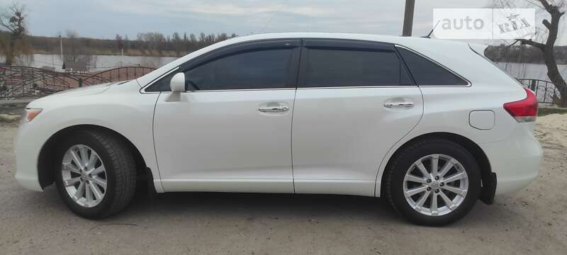 2010 toyota venza