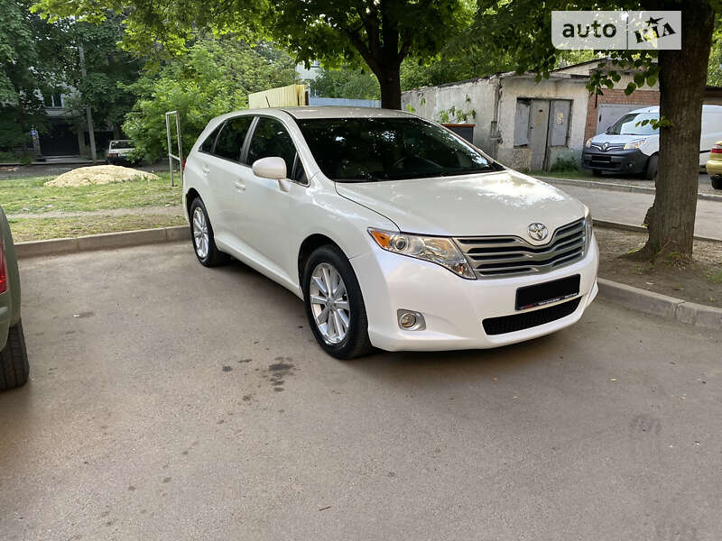 2010 toyota venza