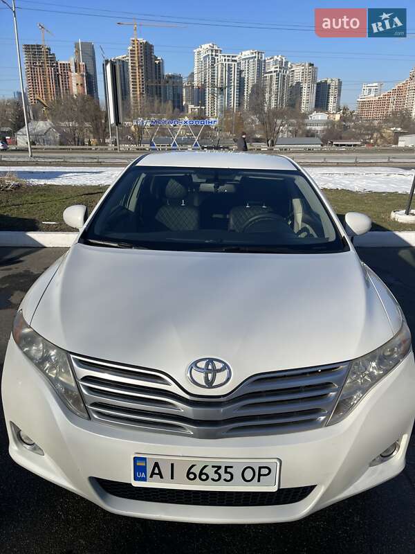 2010 toyota venza