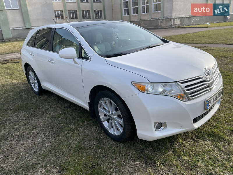 2010 toyota venza