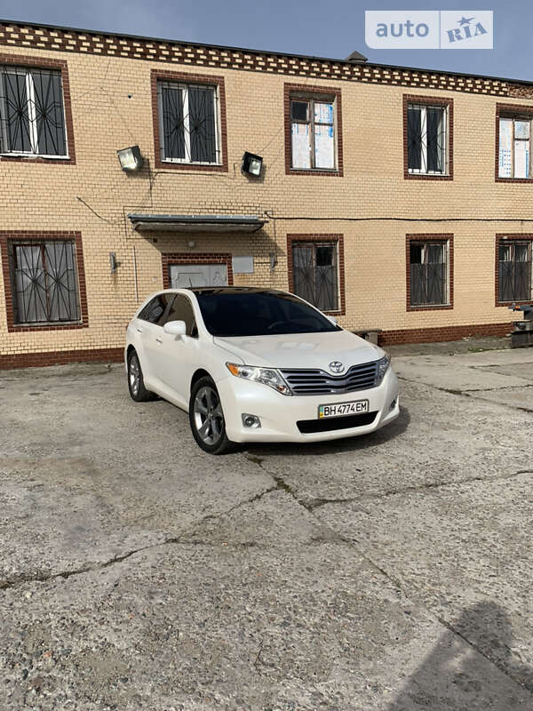 2011 TOYOTA Venza