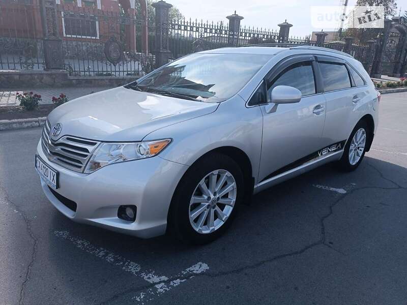 2010 toyota venza