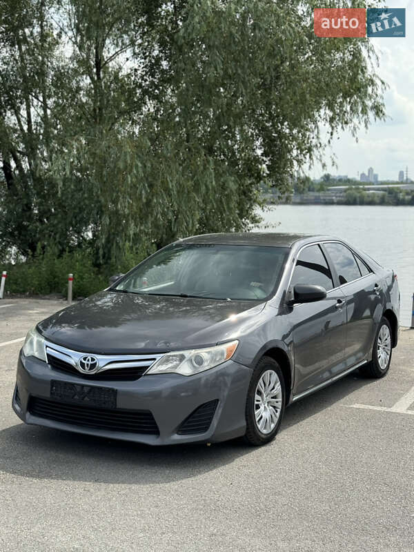 2013 toyota camry