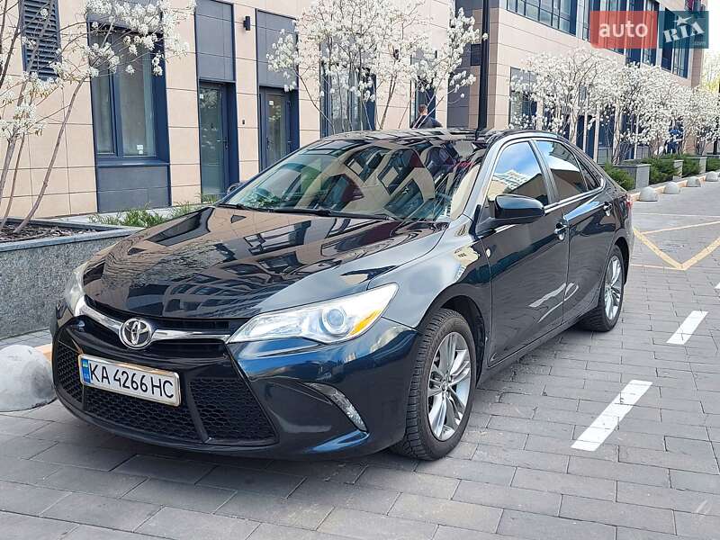 2016 toyota camry