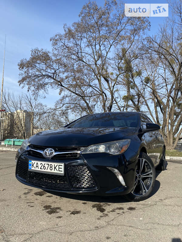 2016 toyota camry