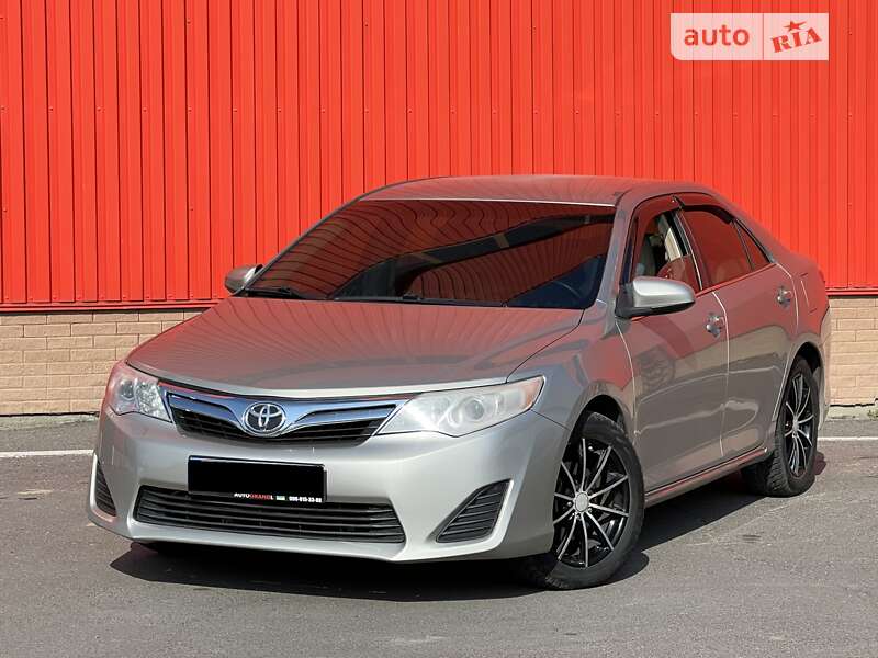2013 toyota camry
