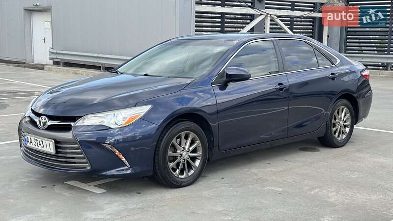 2015 TOYOTA Camry