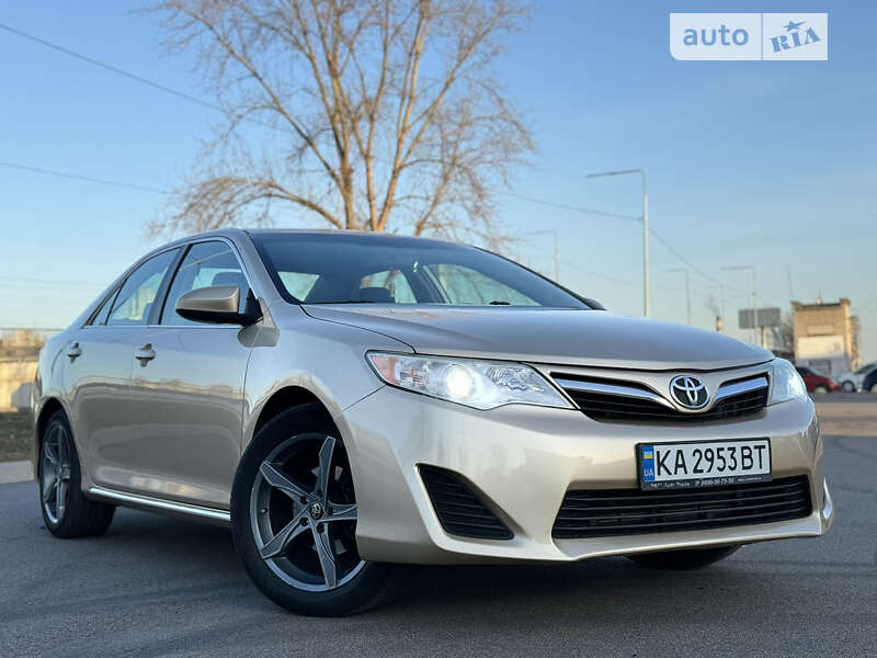 2013 toyota camry
