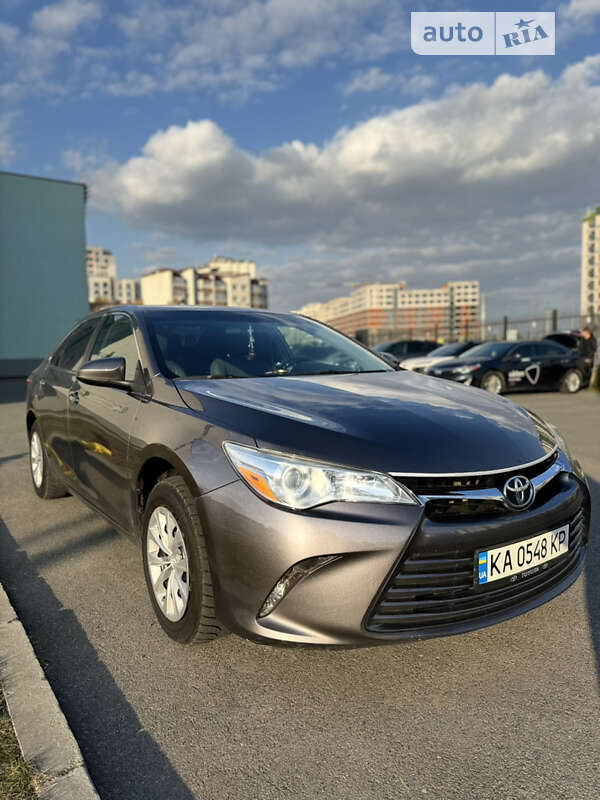 2016 toyota camry