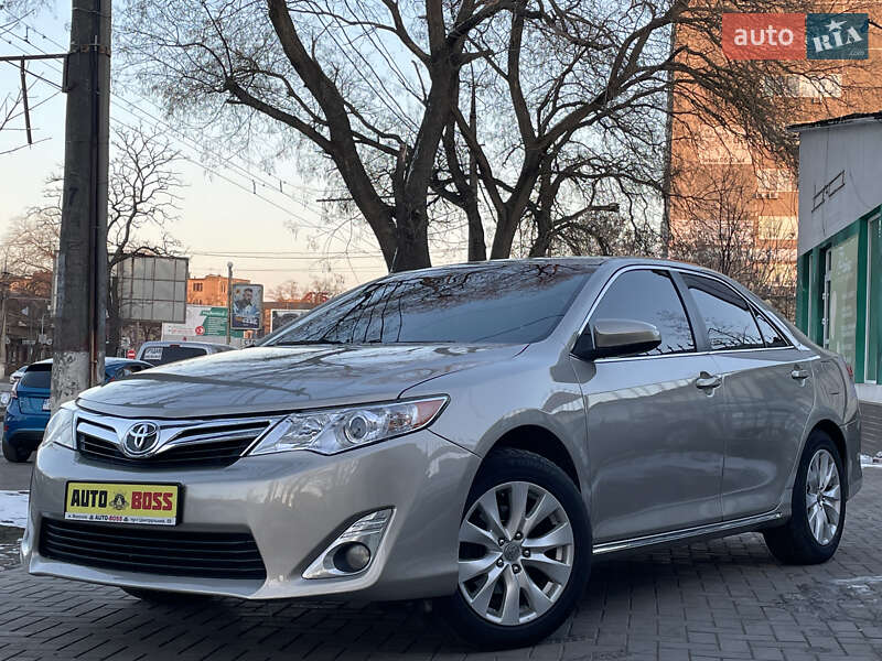 2013 toyota camry