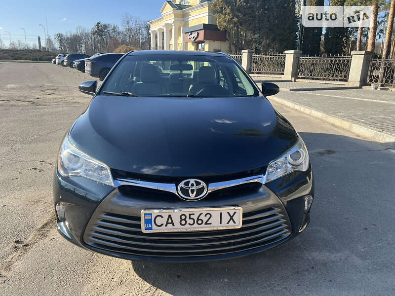 2016 toyota camry