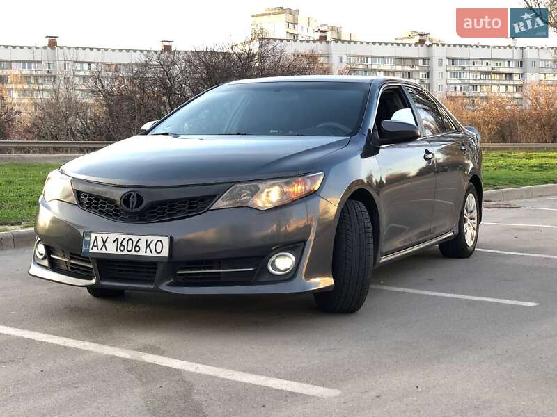 2013 toyota camry