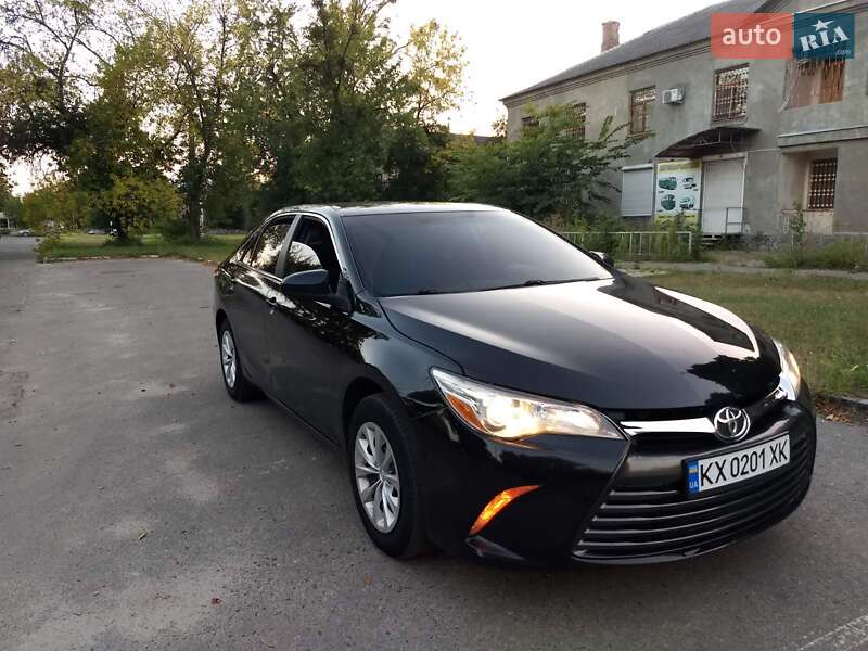 2016 toyota camry