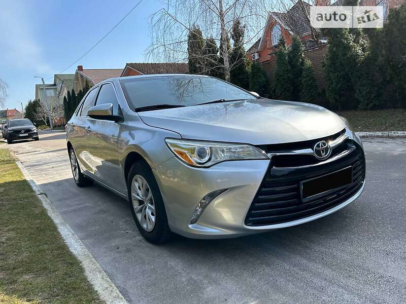 2016 toyota camry