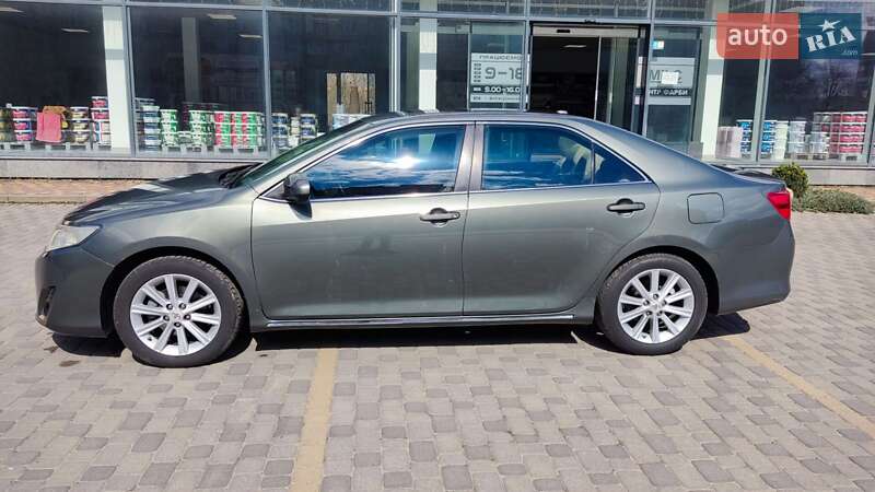 2013 toyota camry