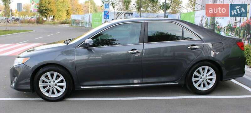 2013 toyota camry