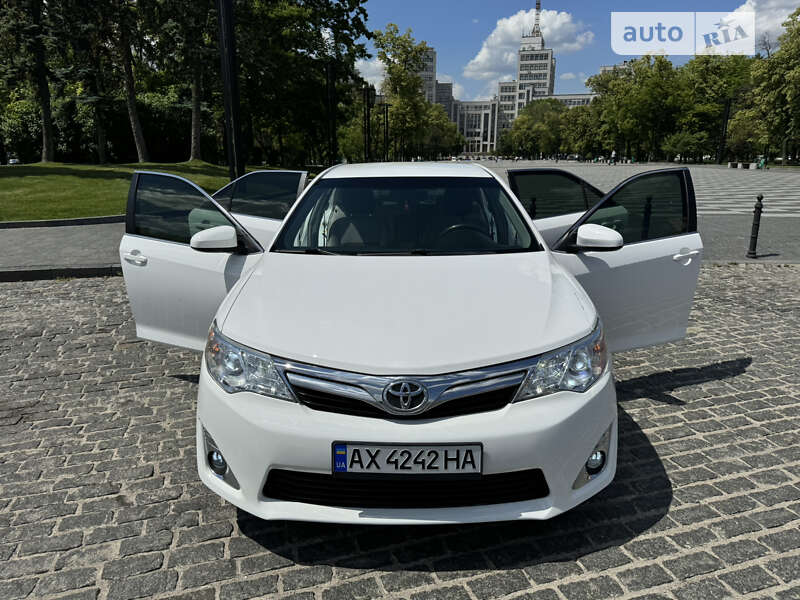 2013 toyota camry