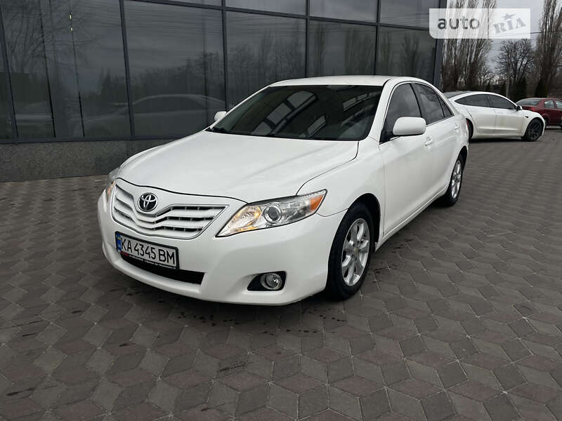 2011 toyota camry