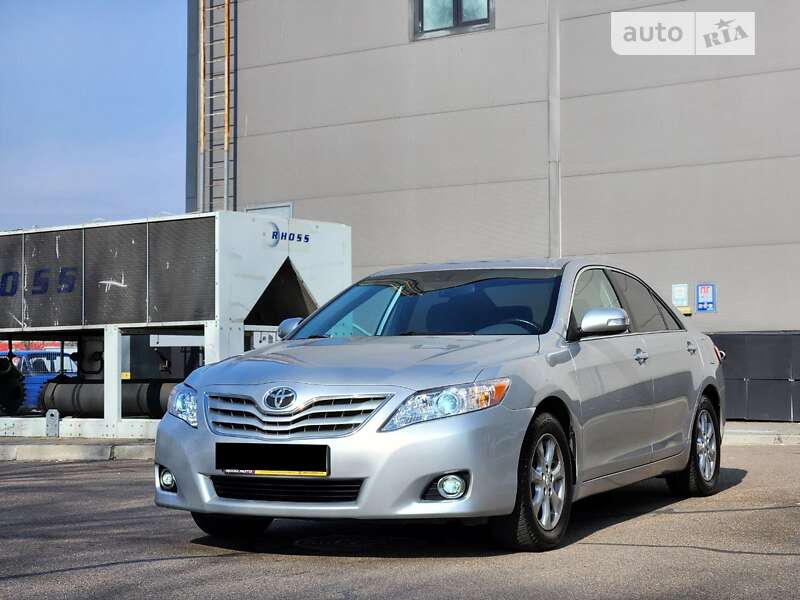 2011 toyota camry