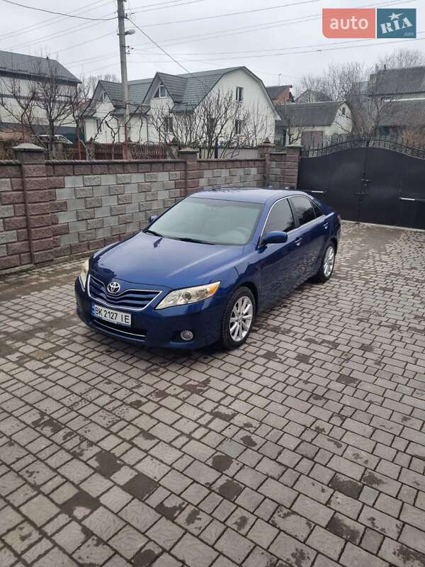 2011 toyota camry