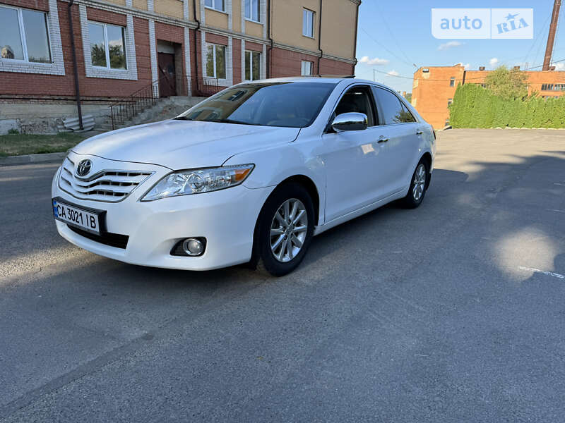 2011 toyota camry