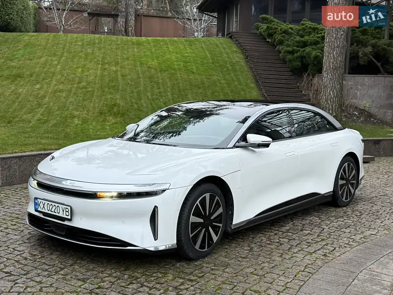 2023 lucid air