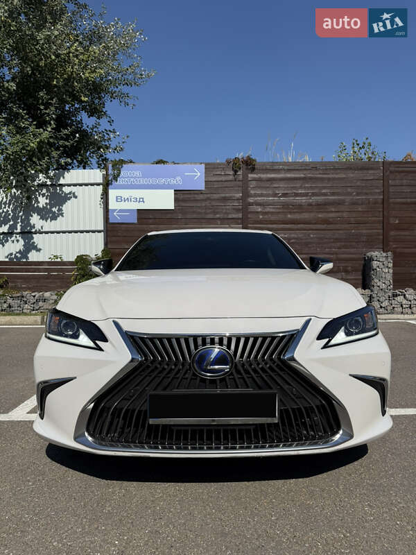 2019 lexus es 300h