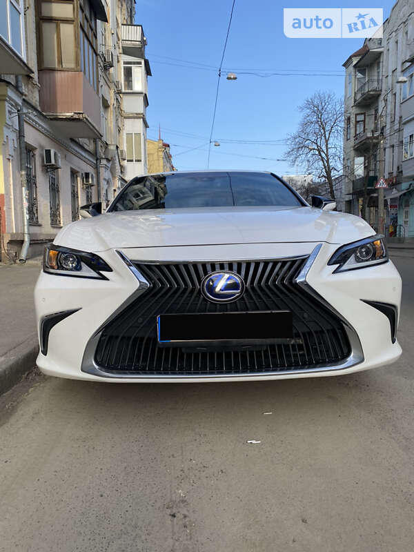 2021 lexus es