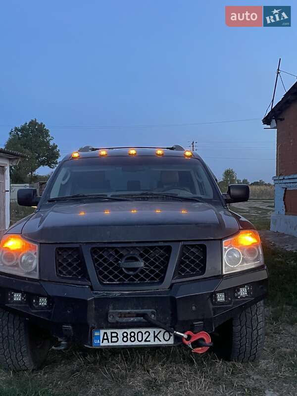 2008 nissan armada