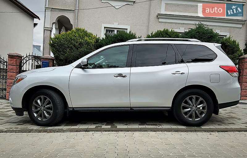 2014 NISSAN Pathfinder