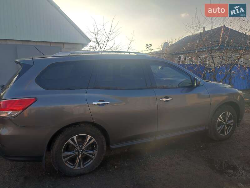 2016 nissan pathfinder