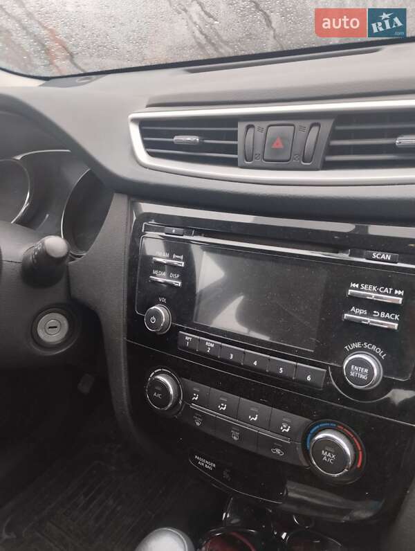 2015 NISSAN Rogue