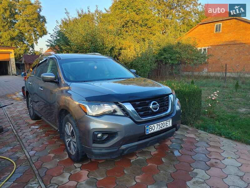 2017 nissan pathfinder