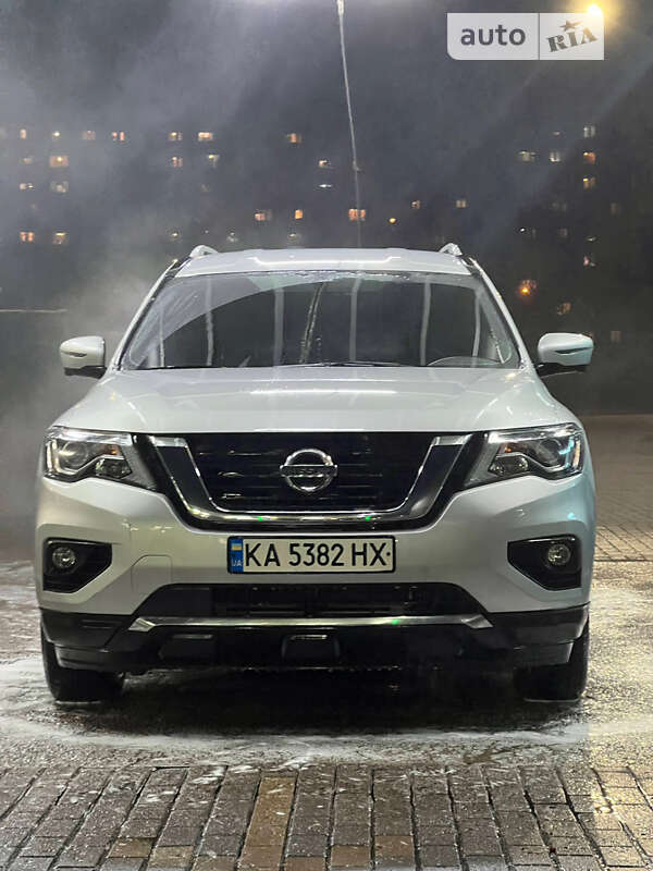 2019 nissan pathfinder