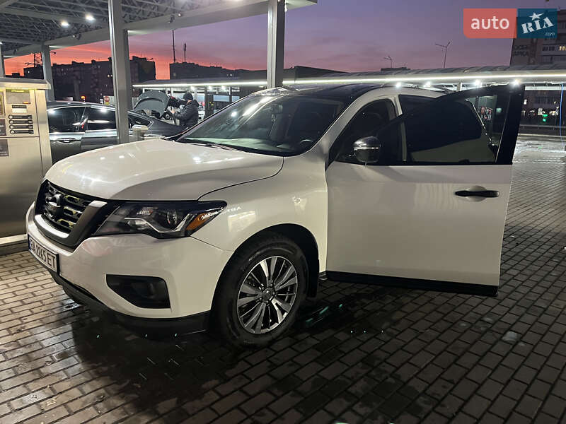 2017 nissan pathfinder