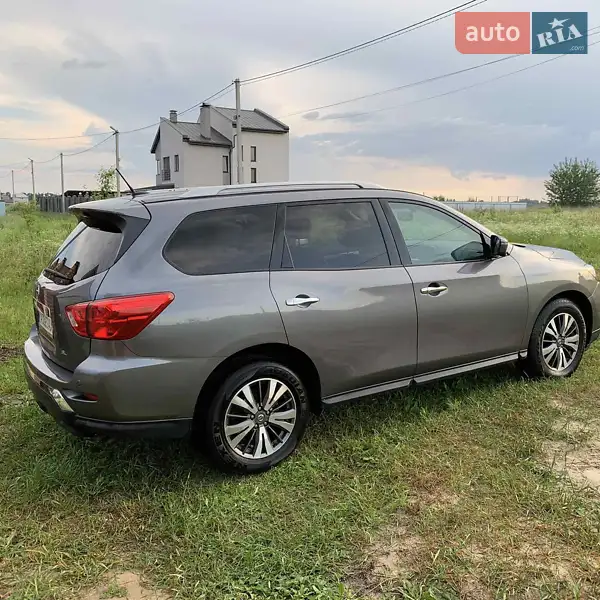 2017 nissan pathfinder