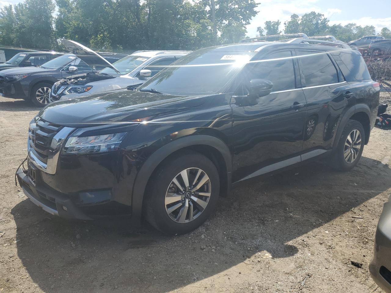2022 NISSAN Pathfinder