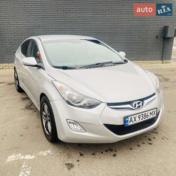 2012 hyundai elantra