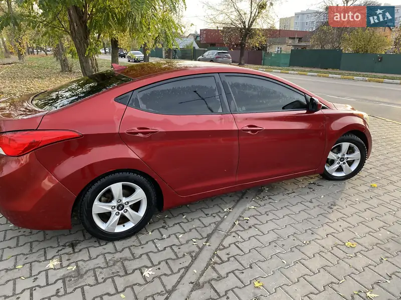 2012 hyundai elantra